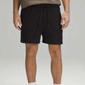 Steady State Relaxed-Fit Short 5" Size Small  (Like New - Black)